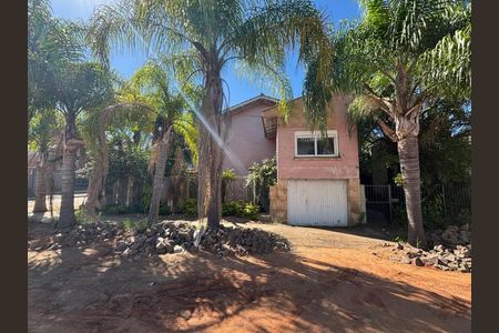 Casa à venda com 190m², 2 quartos e 1 vaga