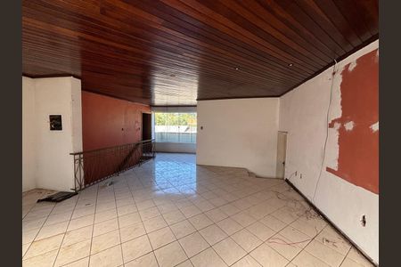 Casa à venda com 190m², 2 quartos e 1 vaga