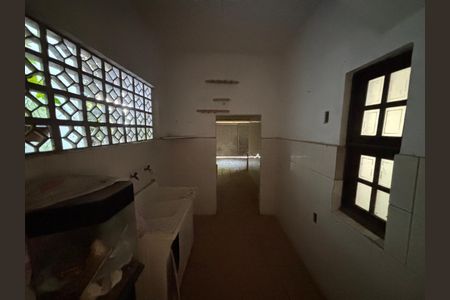 Casa à venda com 190m², 2 quartos e 1 vaga