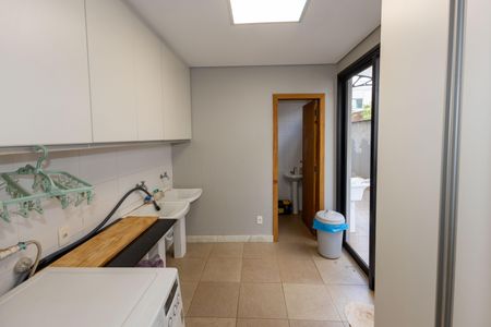 Casa de condomínio à venda com 350m², 4 quartos e 4 vagasÁrea de Serviço