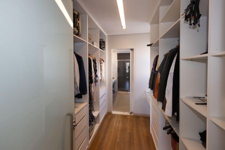 Casa de condomínio à venda com 350m², 4 quartos e 4 vagasCloset da Suíte 2