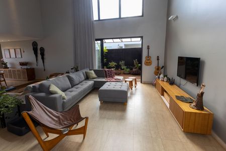 Casa de condomínio à venda com 350m², 4 quartos e 4 vagasSala de TV