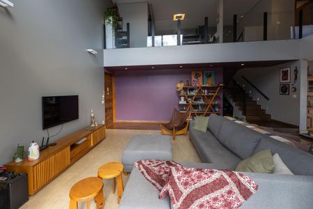 Casa de condomínio à venda com 350m², 4 quartos e 4 vagasSala de TV