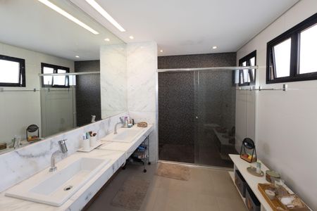 Casa de condomínio à venda com 350m², 4 quartos e 4 vagasBanheiro da Suíte 2