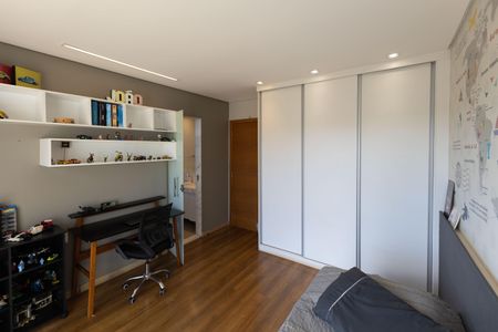 Casa de condomínio à venda com 350m², 4 quartos e 4 vagasSemi Suíte 1