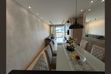 Apartamento à venda com 79m², 2 quartos e 1 vagaSala