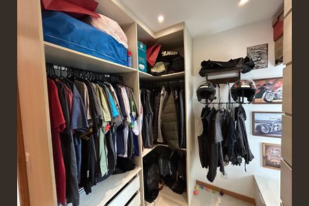 Apartamento à venda com 79m², 2 quartos e 1 vagaCloset da suíte