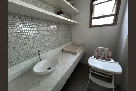 Apartamento à venda com 79m², 2 quartos e 1 vagaFraldário