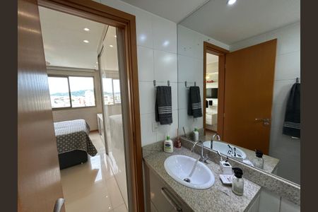 Apartamento à venda com 79m², 2 quartos e 1 vagaBanheiro da Suíte