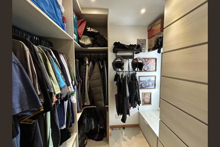 Apartamento à venda com 79m², 2 quartos e 1 vagaCloset da suíte