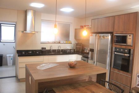 Apartamento à venda com 179m², 3 quartos e 3 vagasCozinha