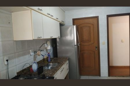Apartamento para alugar com 100m², 3 quartos e 2 vagas Apartamento para alugar com 100m², 3 quartos e 2 vagasCozinha