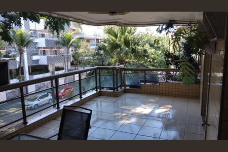 Apartamento para alugar com 100m², 3 quartos e 2 vagas Apartamento para alugar com 100m², 3 quartos e 2 vagasVaranda