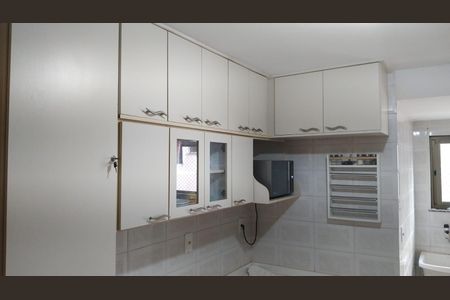 Apartamento para alugar com 100m², 3 quartos e 2 vagas Apartamento para alugar com 100m², 3 quartos e 2 vagasCozinha