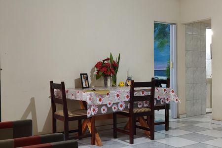 Casa à venda com 100m², 3 quartos e sem vagaSala
