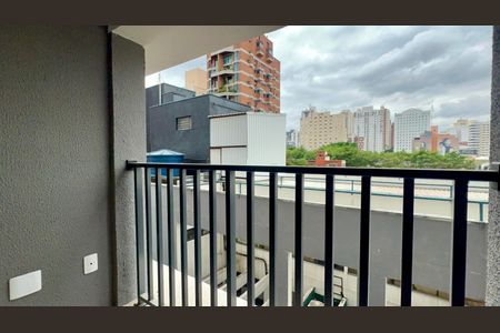 Varanda de kitnet/studio à venda com 1 quarto, 22m² em Pinheiros, São Paulo