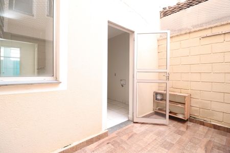 Apartamento para alugar com 51m², 2 quartos e 1 vagaÁrea de Serviço
