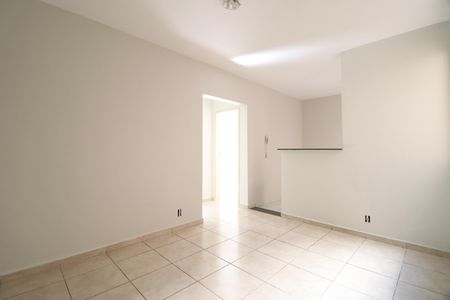 Sala de apartamento para alugar com 2 quartos, 51m² em Planalto, Uberlândia