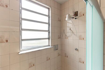 Apartamento para alugar com 74m², 2 quartos e sem vagaBanheiro