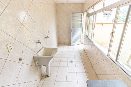 Casa para alugar com 180m², 3 quartos e 3 vagas Casa para alugar com 180m², 3 quartos e 3 vagasÁrea de Serviço
