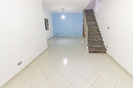 Casa para alugar com 180m², 3 quartos e 3 vagas Casa para alugar com 180m², 3 quartos e 3 vagasSala