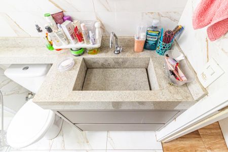 Apartamento à venda com 73m², 2 quartos e 2 vagasBanheiro da Suíte