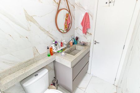 Apartamento à venda com 73m², 2 quartos e 2 vagasBanheiro da Suíte