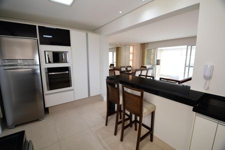 Apartamento para alugar com 113m², 2 quartos e 2 vagasCozinha