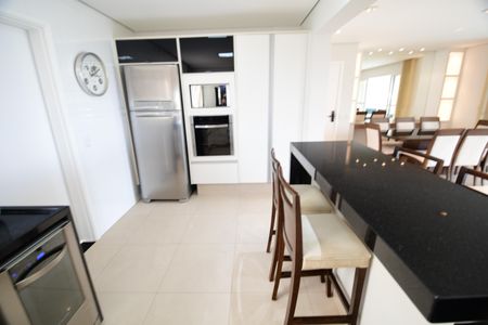 Apartamento para alugar com 113m², 2 quartos e 2 vagasCozinha