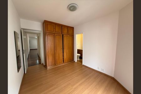 Apartamento à venda com 65m², 2 quartos e 1 vagasuite