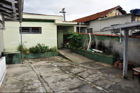 Casa para alugar com 200m², 2 quartos e 1 vaga Casa para alugar com 200m², 2 quartos e 1 vagaQuintal