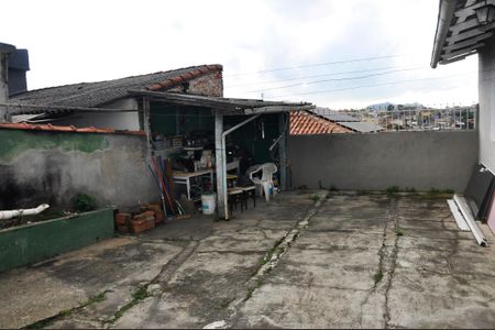 Casa para alugar com 200m², 2 quartos e 1 vaga Casa para alugar com 200m², 2 quartos e 1 vagaQuintal