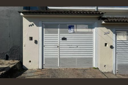 Casa à venda com 246m², 3 quartos e 1 vagaFachada