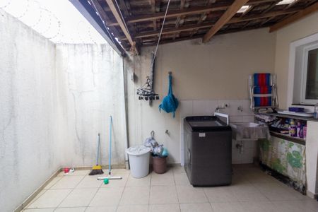 Casa à venda com 246m², 3 quartos e 1 vagaÁrea de Serviço