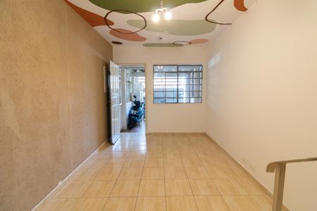 Sala de casa à venda com 2 quartos, 61m² em Jardim Rizzo, São Paulo