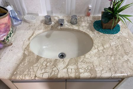 Apartamento à venda com 72m², 2 quartos e sem vagaBanheiro