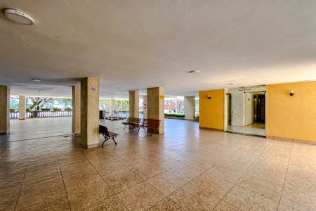 Apartamento à venda com 72m², 2 quartos e sem vagaÁrea comum