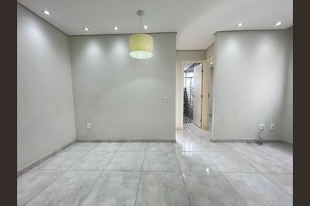 Sala de apartamento para alugar com 2 quartos, 40m² em Jardim D’abril, São Paulo