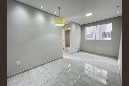 Sala de apartamento para alugar com 2 quartos, 40m² em Jardim D’abril, São Paulo