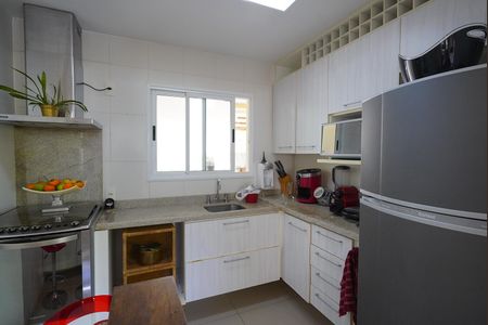 Casa de condomínio à venda com 190m², 3 quartos e 2 vagas Casa de condomínio à venda com 190m², 3 quartos e 2 vagasCozinha