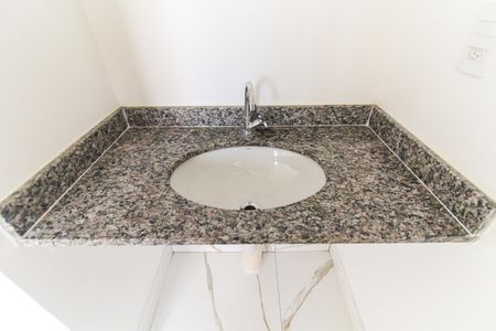 Apartamento para alugar com 38m², 2 quartos e sem vaga Apartamento para alugar com 38m², 2 quartos e sem vagaBanheiro