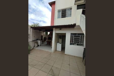 Casa à venda com 130m², 3 quartos e 2 vagas