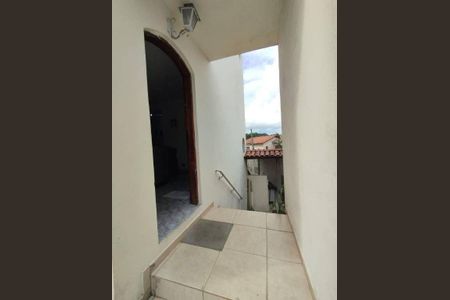 Casa à venda com 130m², 3 quartos e 2 vagas