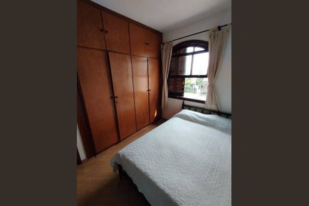 Casa à venda com 3 quartos, 130m² em Vila Dalva, São Paulo