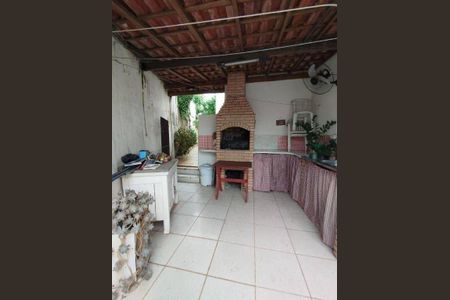 Casa à venda com 130m², 3 quartos e 2 vagas