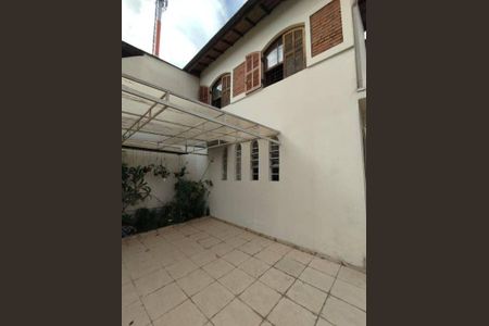 Casa à venda com 3 quartos, 130m² em Vila Dalva, São Paulo