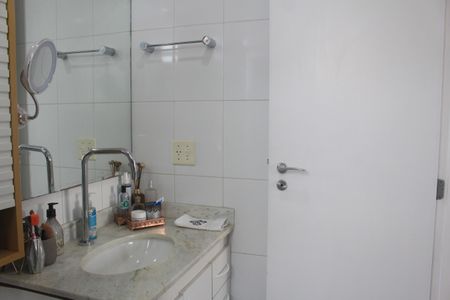 Apartamento à venda com 80m², 3 quartos e 2 vagasBanheiro da Suíte