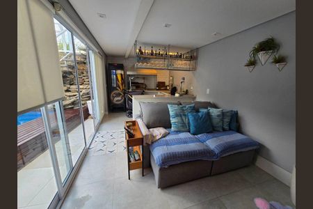 Casa à venda com 3 quartos, 113m² em Vila Pirajussara, São Paulo