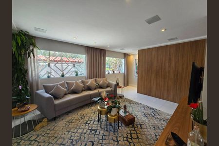 Casa à venda com 3 quartos, 113m² em Vila Pirajussara, São Paulo