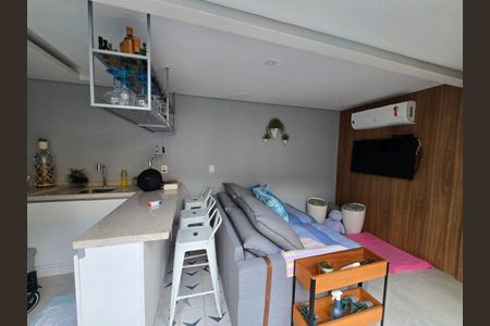 Casa à venda com 3 quartos, 113m² em Vila Pirajussara, São Paulo